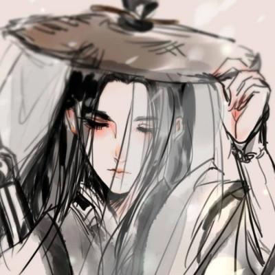 昆明突遭冰雹有市民蹲桌下躲避